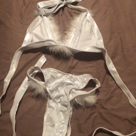 Silver two piece bikini style with white fur - Picture 3 of 4
